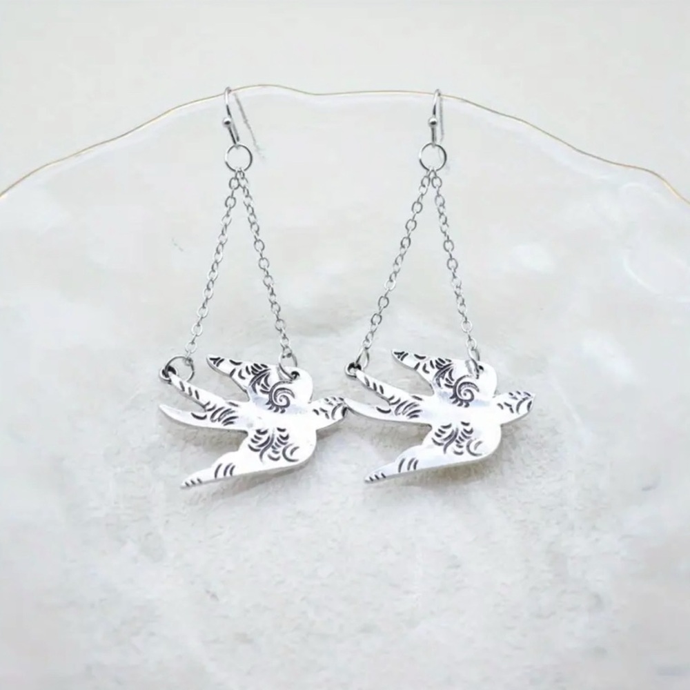 Split Tail Swallow~ Lacey Leaf Garden Flying Bird Avian Nature Chandelier Dangle - Picture 14 of 16